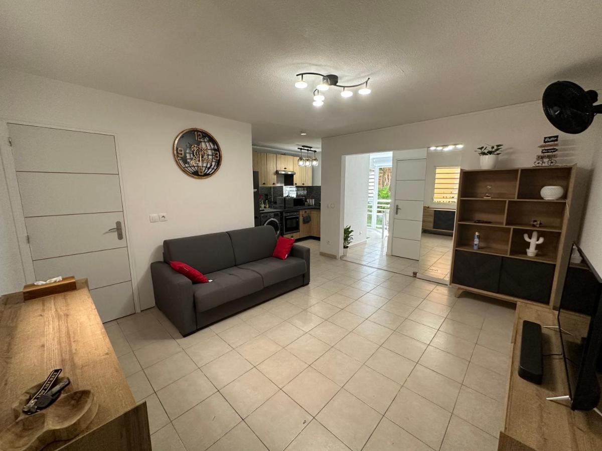 Location T2 Meuble Baie Mahault Convenance Appartement Buitenkant foto